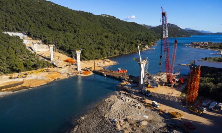 Odgođeno podizanje središnjeg dijela mosta Ston