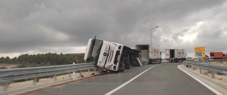 FOTO | Prometna nesreća nedaleko od Pelješkog mosta